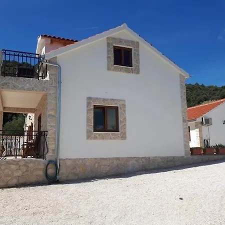 Kristal House