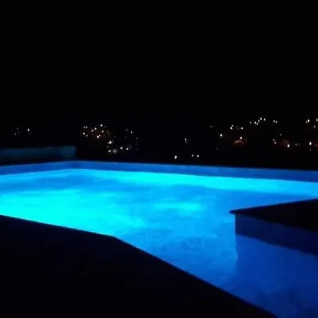 빌라 Kristal House